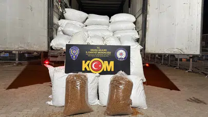 Adana'da bir kamyonda 3 ton kaçak tütün yakalandı