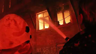 İstanbul Beşiktaş’ta korkutan yangın: 2 kişi hastanelik oldu