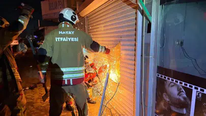 Hatay'da bir iş yeri alevlere teslim oldu