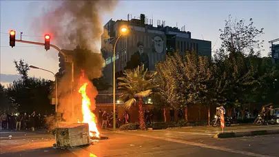 İsrail , İran Cumhurbaşkanlığı Ofisi'ni vurdu