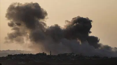 İsrail Beyrut'ta Hizbullah'a ait radyo binasını vurdu