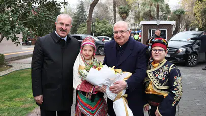 Bakan Yaşar Güler Çanakkale’de : 18 Mart törenlerinin ardından Valiliği ziyaret etti