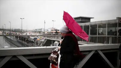 Marmara'da fırtına Doğu'da kar kapıda
