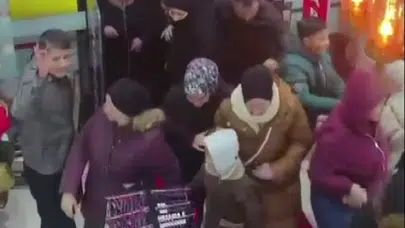 Sivas’ta mağaza açılışında indirim izdihamı : Müşteriler birbirini ezdi
