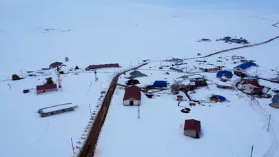 Kars'ta kar ve soğuk etkisi : Kar kalınlığı 2 metreyi buldu