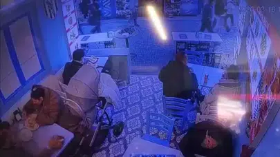 Beşiktaş'ta balıkçıda korkutan anlar : Asma tavan çocuklu ailenin üzerine çöktü