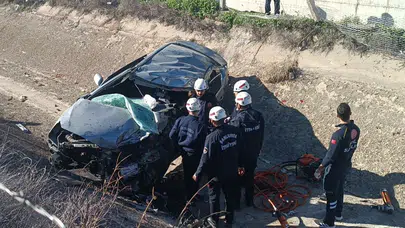 Şanlıurfa'da kamyonla çarpışan otomobilin sürücüsü hayatını kaybetti