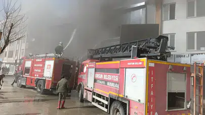 Yozgat'ta 3 katlı iş yerinde yangın paniği