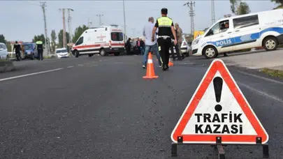 Karabük'te kaza : Motosiklet ve minibüs çarpıştı