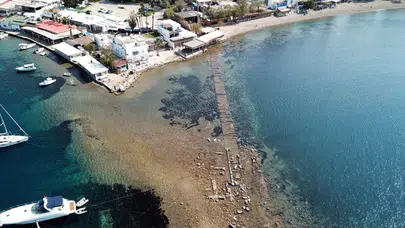 Bodrum'da sular çekildi, tarihi sur ortaya çıktı