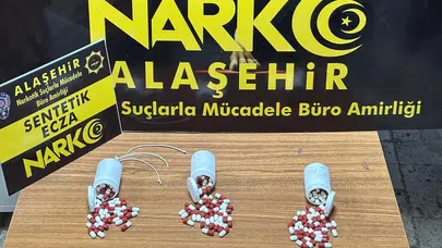 Manisa'da sentetik hap operasyonu : Toplam 170 ecza hapı ele geçirildi