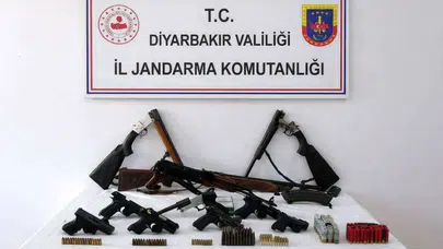 Diyarbakır’da silah kaçakçılığı operasyonu : Çok sayıda silah ve mühimmat ele geçirildi