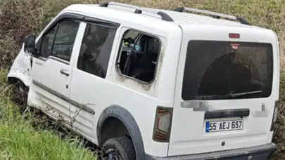 Bafra'da korkutan kaza : Kontrolden çıkan araç su kanalına uçtu