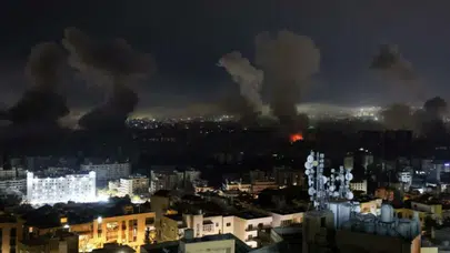 İsrail, Lübnan'ın başkenti Beyrut'u bombalıyor