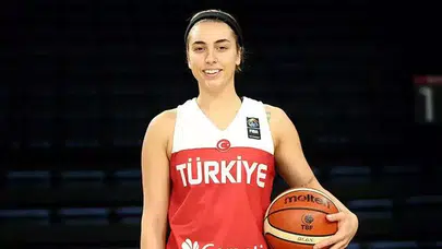 Ayşe Cora Yamaner kimdir, kaç yaşında ve nereli? Hangi takımlarda oynadı?