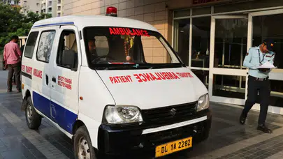 Hindistan'da inşaat sahasında göçük : 7 işçi hayatını kaybetti