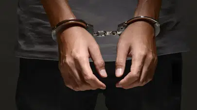 Kocaeli'de 183 suç kaydı bulunan zanlı yakalandı