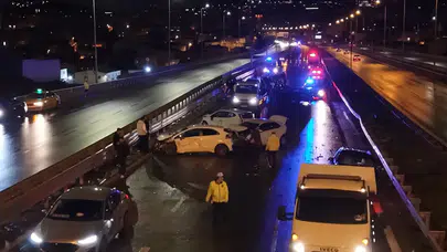 Ataşehir'de zincirleme kaza : 7 araç birbirine girdi, 3 yaralı
