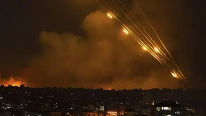 İran'dan İsrail'e ağır darbe : Önemli hedefler bombalandı