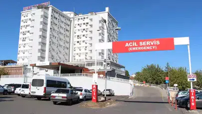 Diyarbakır’da ‘dur’ ihtarına uymayan ehliyetsiz sürücü 2 polisi yaraladı : 329 bin TL ceza aldı