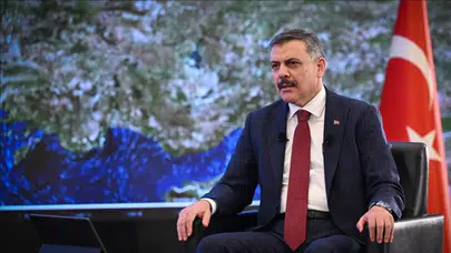 Bakan Çiftçi, Vali Gül'den Fatih'te çöken binalar hakkında bilgi aldı