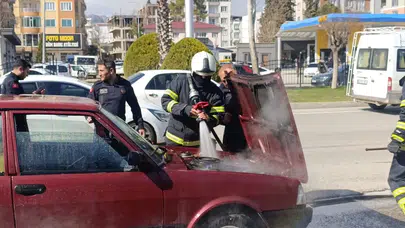 Adıyaman'da seyir halindeki otomobil alev alev yandı