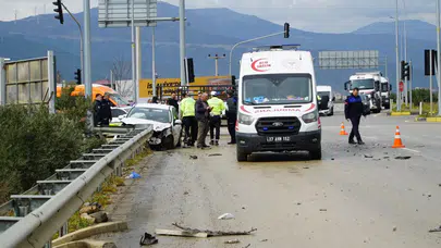 Gaziantep'te kaza : Tır ile otomobil çarpıştı, 2 kişi ağır yaralı