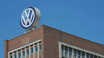 Volkswagen 50 bin çalışanını işten çıkarıyor : Alman otomotiv devinde kriz derinleşti