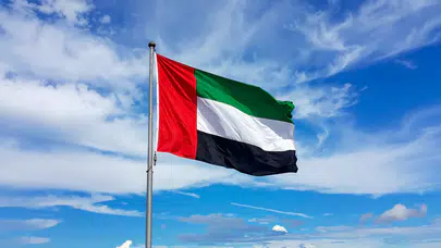 BAE'de balistik füze hareketliliği : Şarapnel parçaları 5 kişiyi yaraladı