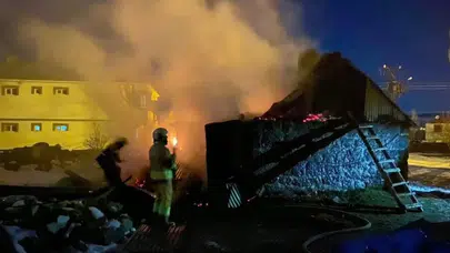 Bingöl'de bir odunlukta yangın çıktı