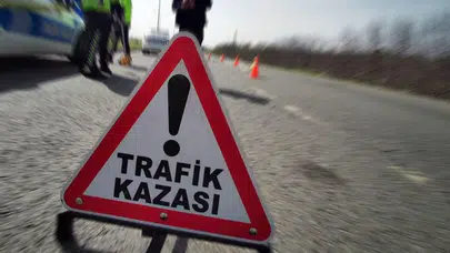 Afyonkarahisar'da yolcu minibüsü ile kamyonet çarpıştı : 7 yaralı