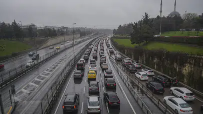 İstanbul’da bayram dönüşü trafik alarmı : Anadolu yakasında yoğunluk yüzde 78’e ulaştı