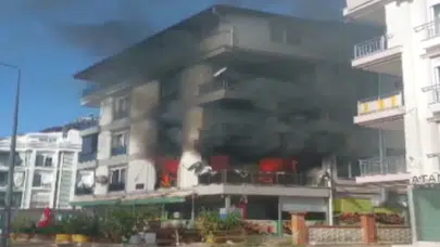 Antalya’da 4 katlı binada yangın : 2’si çocuk 6 kişi dumandan etkilendi