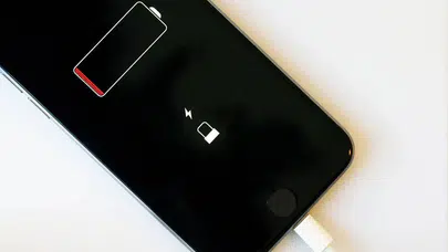 5G Teknolojisi Şarjı Hızlı Mı Bitiriyor? Pil Kullanımına Etkileri Nelerdir?