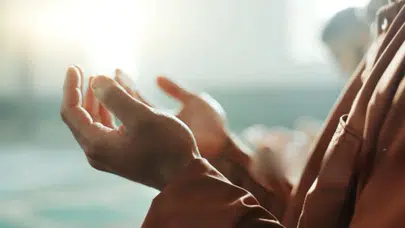 Kadir Gecesi'nde hangi dualar edilmeli? Okunması gereken dualar nelerdir?