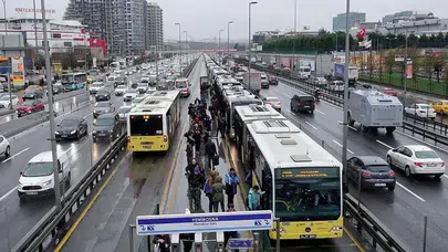 Zincirlikuyu metrobüs durağında cep telefonu çalan zanlı tutuklandı