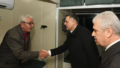 Bakan Çiftçi, şehit Selman Akarsel’in ailesini ziyaret etti