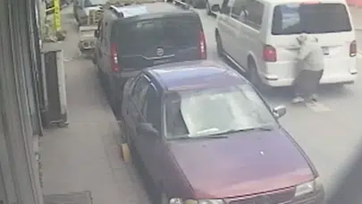 Fatih'te arabanın altında kalan yaşlı kadın metrelerce sürüklendi