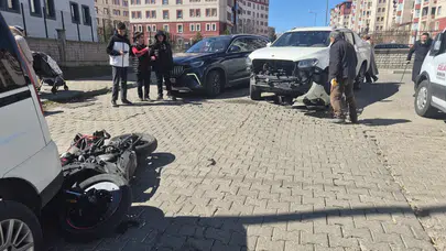 Bingöl'de kaza : Motosiklet yola savruldu