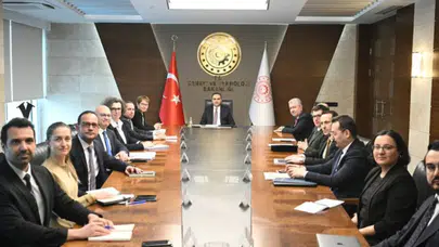 Bakan Kacır , EBRD Başkanı Renaud-Basso ile görüştü