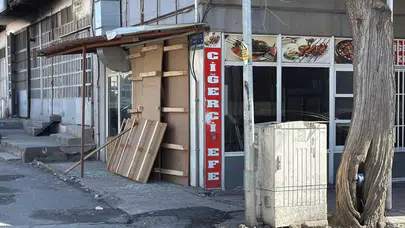 Diyarbakır'da kaza : Araç iş yerine daldı