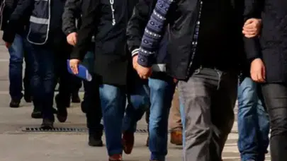 Ankara’da sosyal medyada silahlı paylaşım yapan 26 şüpheli şafak operasyonuyla gözaltına alındı