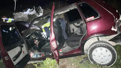 Kütahya Emet'te otomobil şarampole yuvarlandı : 4 yaralı