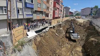 Adana'da aşırı yağış heyelana yol açtı , yol çöktü