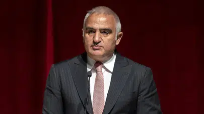 Bakan Ersoy, 'Başkent Ankara' sergisini ziyaret etti