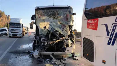 Aydın'da yolcu otobüsü ile otomobil çarpıştı : Otomobil sürücüsü hayatını kaybetti