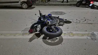 Eskişehir'de motosiklet ile otomobil çarpıştı : 2 yaralı