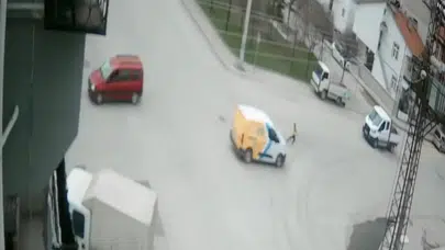 Karaman'da kaza : Savrulan çocuk ayağa kalkıp yoluna ilerledi