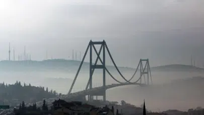 İstanbul'da sabah saatlerinde sis hakim