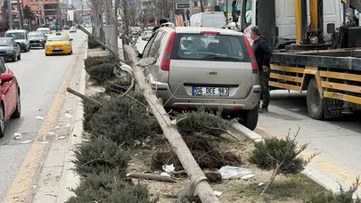 Ankara’da araç yayalara çarptı : 1’i ağır 2 yaralı